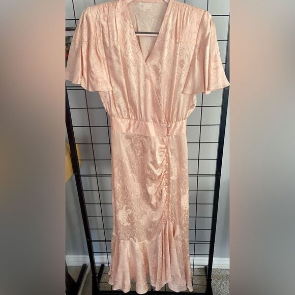 Vintage Pink Fishtail Dress with Rose Pattern & Flutter Sleeves - Picture 1 of 14